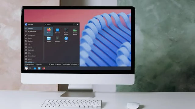 Linux Desktop Environments Compared: Why KDE Plasma Wins
